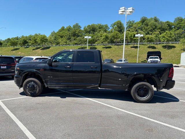 2026 RAM Ram 3500 RAM 3500 LIMITED CREW CAB 4X4 8 BOX