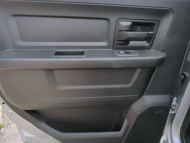 2026 Ram 2500 Black Express Crew Cab 4x4 6'4" Box