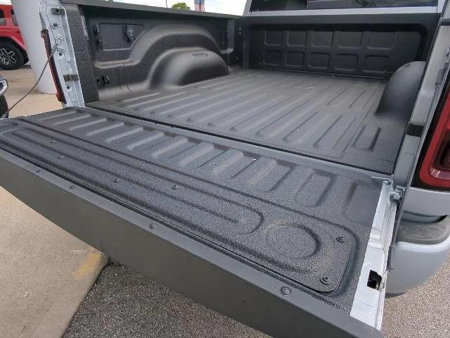 2026 Ram 2500 Black Express Crew Cab 4x4 6'4" Box