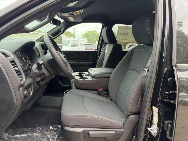2026 Ram 2500 Black Express Crew Cab 4x4 6'4" Box