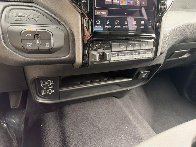 2026 Ram 2500 Black Express Crew Cab 4x4 6'4" Box