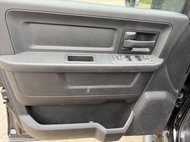 2026 Ram 2500 Black Express Crew Cab 4x4 6'4" Box