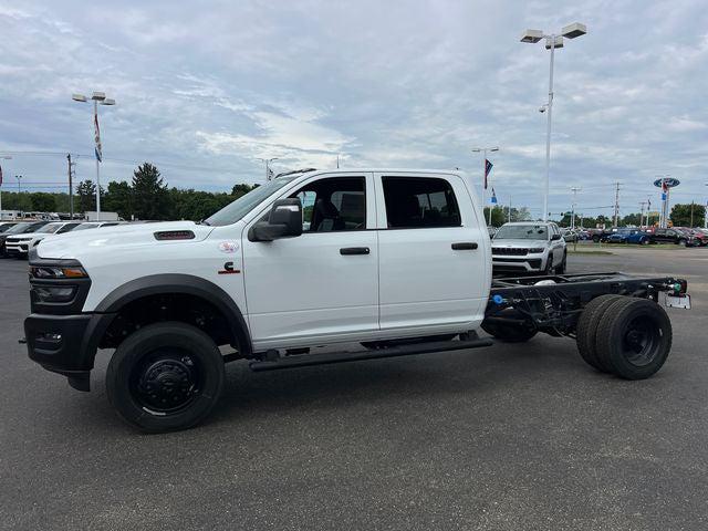 2026 RAM 5500 Chassis RAM 5500 TRADESMAN CHASSIS CREW CAB 4X4 60 CA