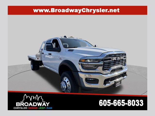 2026 RAM 5500 Chassis RAM 5500 TRADESMAN CHASSIS CREW CAB 4X4 84 CA