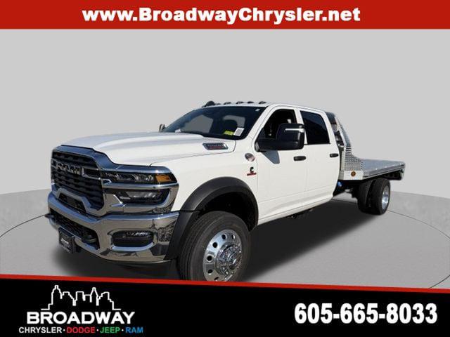 2026 RAM 5500 Chassis RAM 5500 TRADESMAN CHASSIS CREW CAB 4X4 84 CA