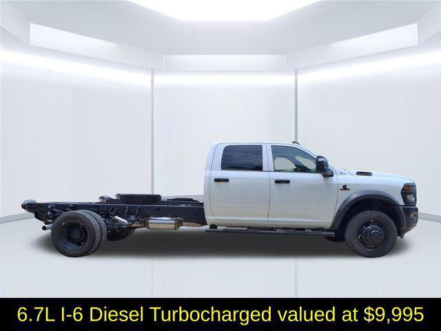 2026 RAM 5500 Chassis RAM 5500 TRADESMAN CHASSIS CREW CAB 4X4 84 CA