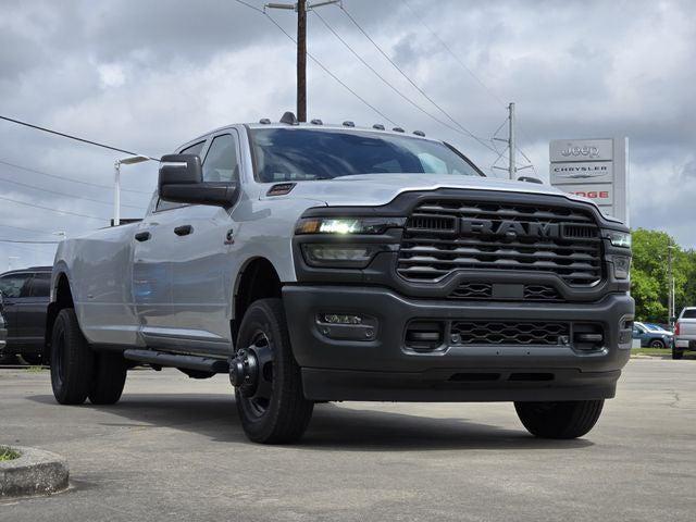 2026 RAM Ram 3500 RAM 3500 TRADESMAN CREW CAB 4X4 8 BOX