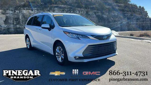 2024 Toyota Sienna Limited for sale in Branson, MO