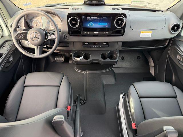 2026 Mercedes-Benz Sprinter 2500 Cargo 170 WB