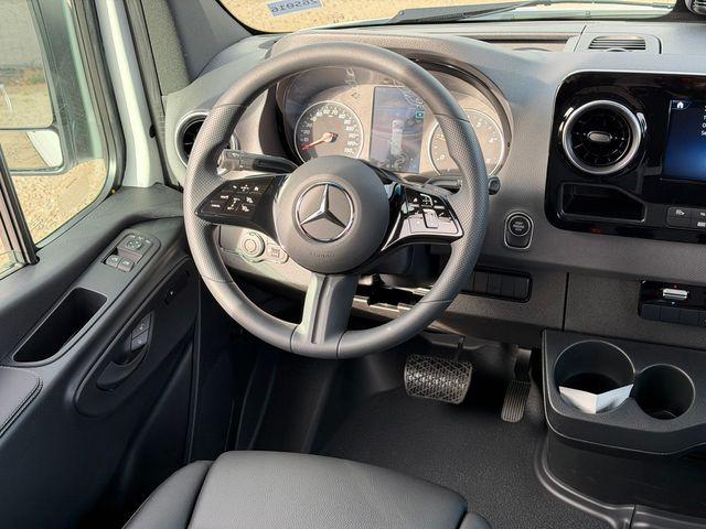 2026 Mercedes-Benz Sprinter 2500 Cargo 170 WB