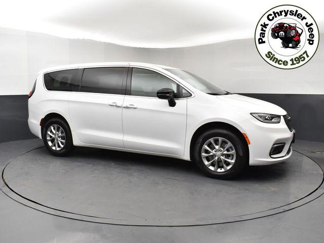 2026 Chrysler Pacifica Select AWD for sale in Burnsville, MN