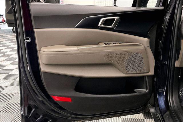 2025 Kia Carnival MPV LXS