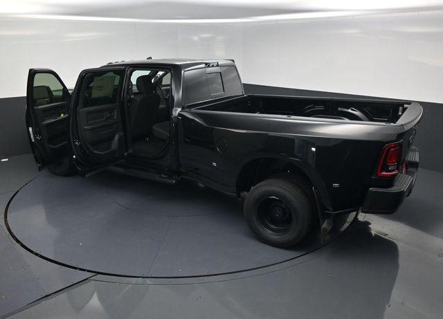 2026 Ram 3500 Tradesman Crew Cab 4x4 8' Box