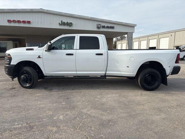 2026 RAM Ram 3500 RAM 3500 TRADESMAN CREW CAB 4X4 8 BOX