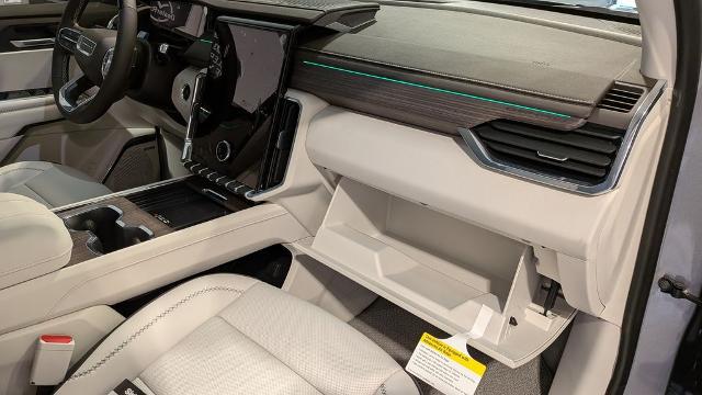 2026 GMC Acadia Denali AWD