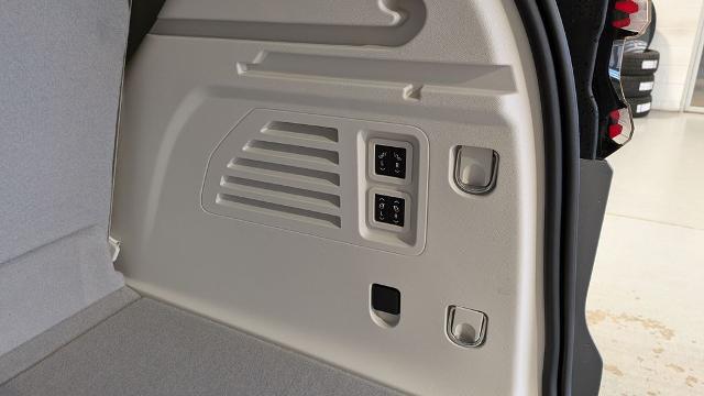 2026 GMC Acadia Denali AWD
