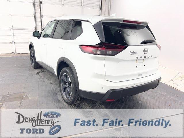 2025 Nissan Rogue SV FWD