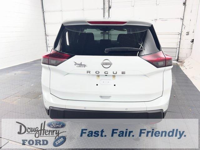 2025 Nissan Rogue SV FWD