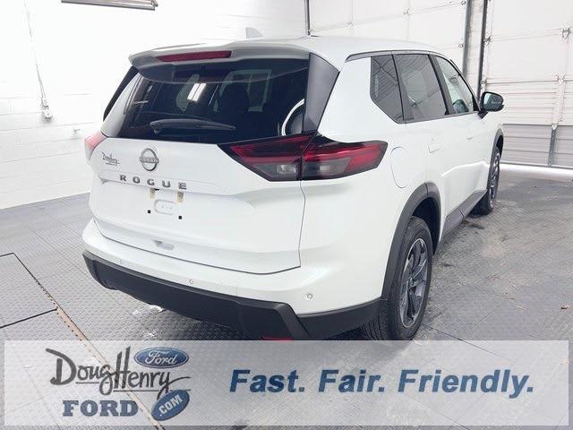 2025 Nissan Rogue SV FWD