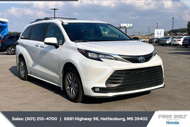 2025 Toyota Sienna XLE