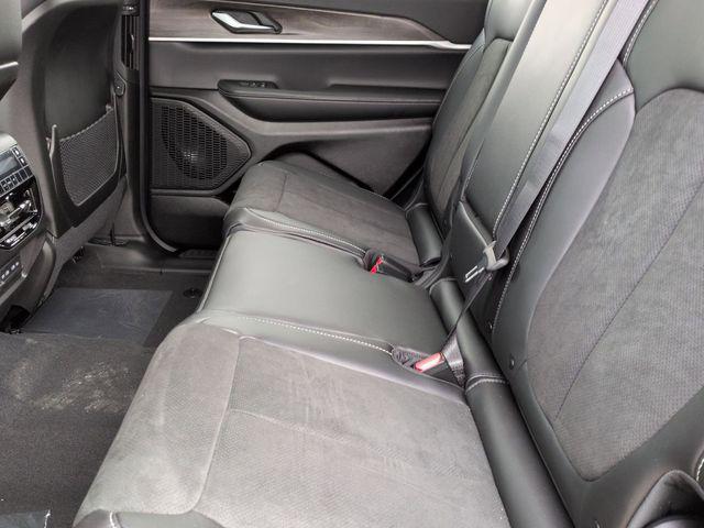2026 Jeep Grand Cherokee L Altitude 4x4