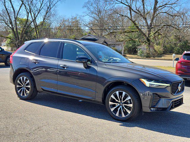 2023 Volvo XC60 B5 Plus Dark Theme