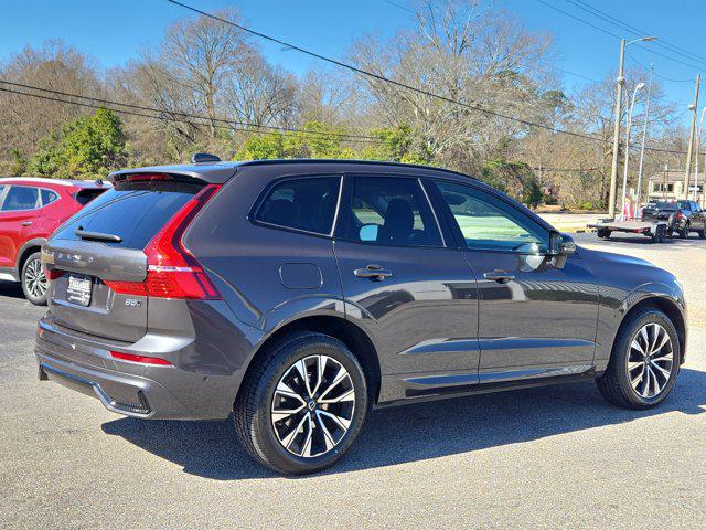 2023 Volvo XC60 B5 Plus Dark Theme