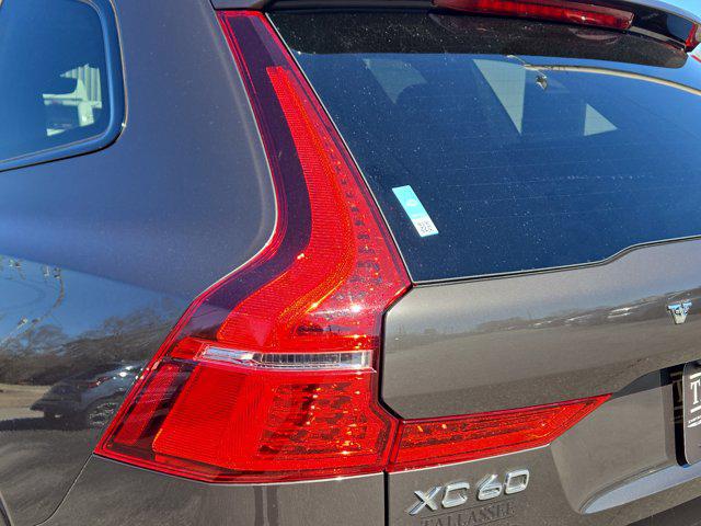 2023 Volvo XC60 B5 Plus Dark Theme