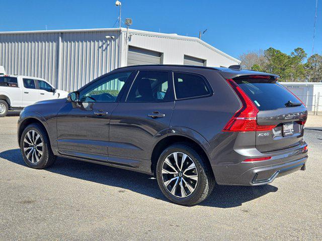 2023 Volvo XC60 B5 Plus Dark Theme