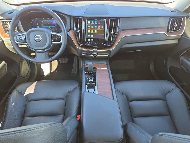 2023 Volvo XC60 B5 Plus Dark Theme