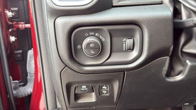 2025 Ram 1500 Big Horn Crew Cab 4x4 5'7" Box