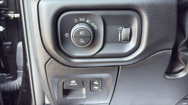 2025 Ram 1500 Big Horn Crew Cab 4x4 5'7" Box