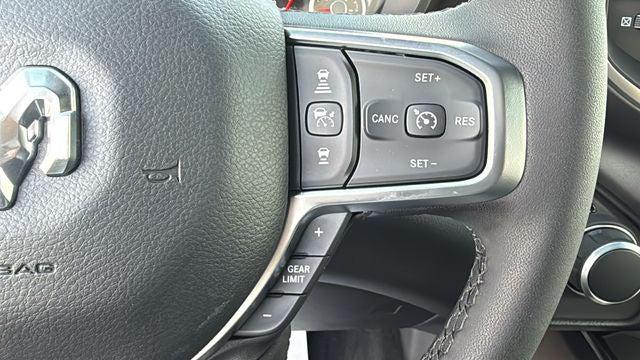 2025 Ram 1500 Big Horn Crew Cab 4x4 5'7" Box