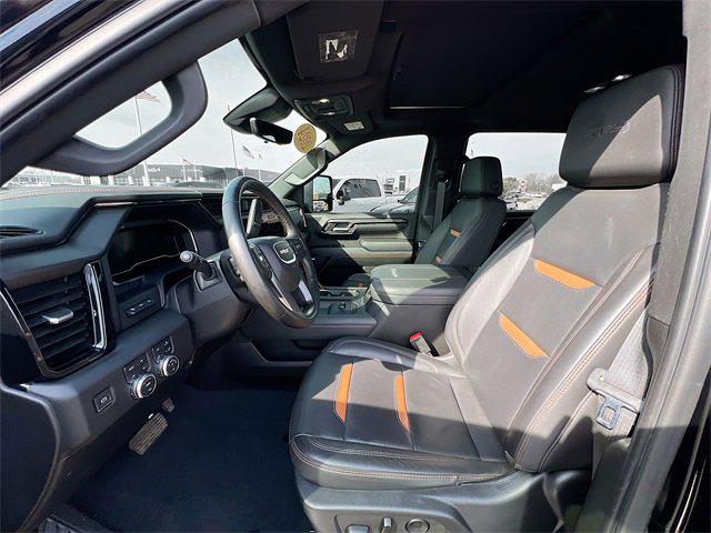 2024 GMC Sierra 2500HD 4WD Crew Cab Standard Bed AT4