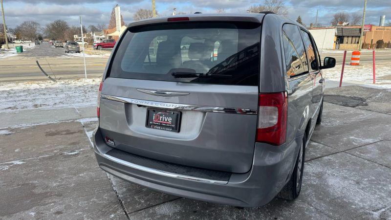 2015 Chrysler Town & Country Touring