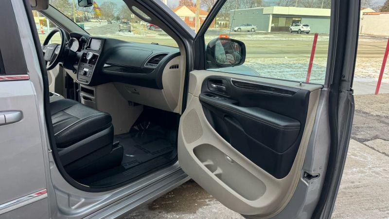 2015 Chrysler Town & Country Touring