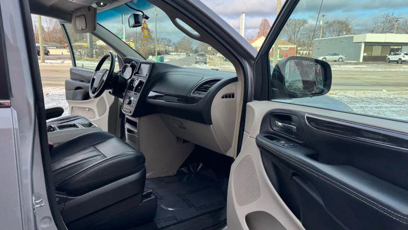 2015 Chrysler Town & Country Touring