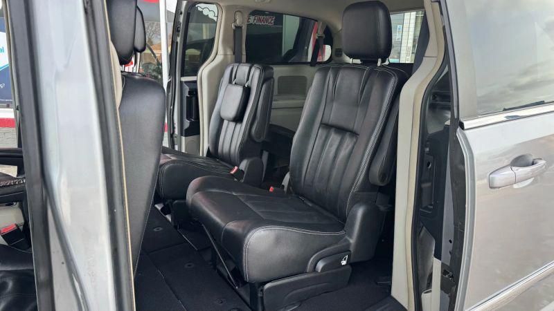 2015 Chrysler Town & Country Touring