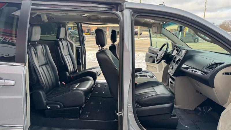 2015 Chrysler Town & Country Touring