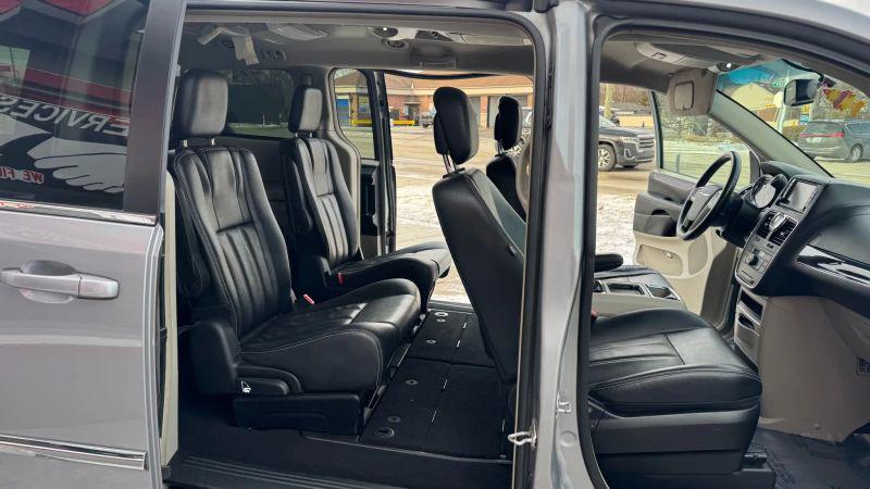 2015 Chrysler Town & Country Touring