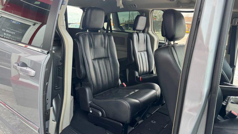 2015 Chrysler Town & Country Touring
