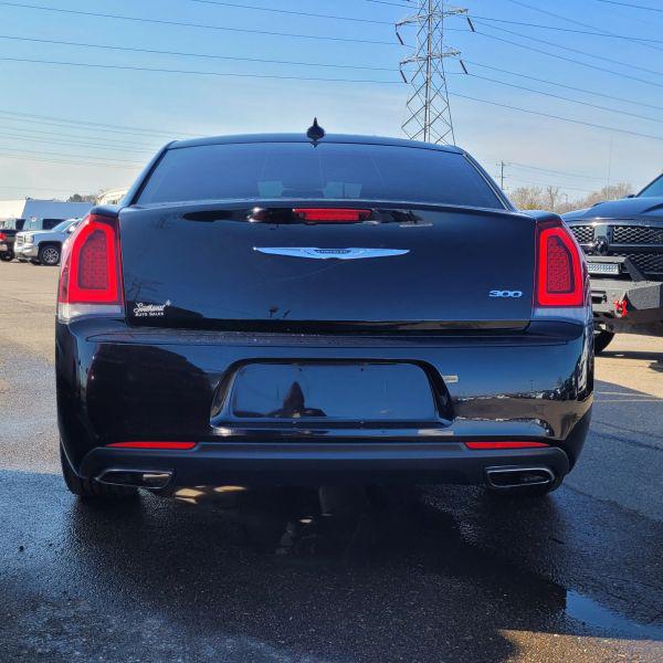 2019 Chrysler 300 Touring