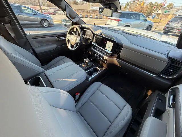 2026 GMC Sierra 1500 Crew Cab, Short Bed, SLT, 4WD