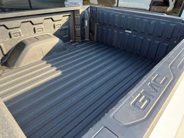 2026 GMC Sierra 1500 Crew Cab, Short Bed, SLT, 4WD