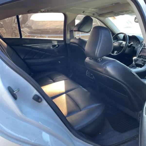 2015 INFINITI Q50 Premium