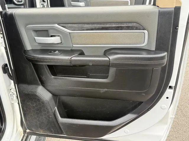 2020 Ram 3500 Big Horn Crew Cab 4x4 8' Box