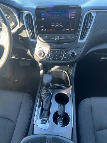 2022 Chevrolet Malibu FWD LT