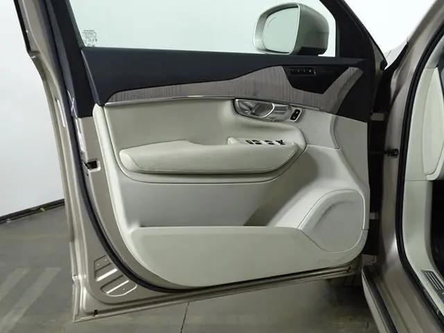 2023 Volvo XC90 B6 Plus 7-Seater