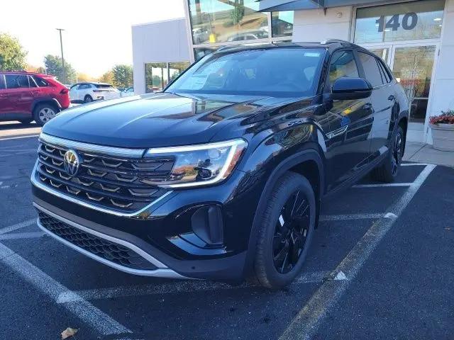 2026 Volkswagen Atlas Cross Sport SE with Technology