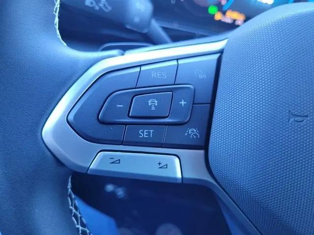 2026 Volkswagen Atlas Cross Sport SE with Technology